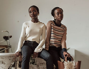 Holiday Issue: Stylish Sweaters, Stylish Sisters