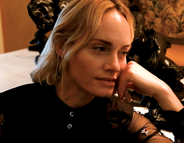 5 Questions with Amber Valletta